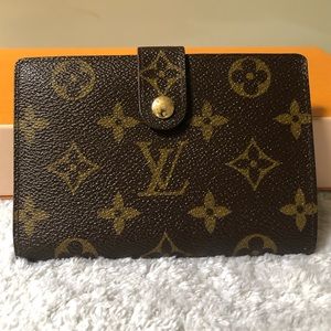 Kisslock wallet